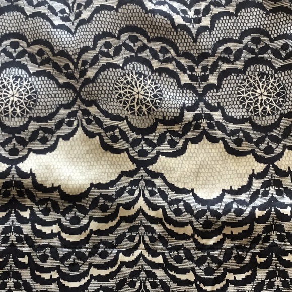 CABI SILK Cap Sleeve top Medium - Picture 6 of 8